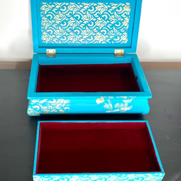 Tourquoise Wildflower Vintage Painted Jewelry Box - Picture 6 of 11